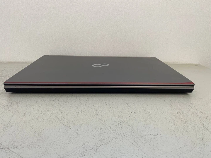 Мобільна робоча станція Fujitsu Celsius H730 / 15.6" (1920x1080) IPS / Intel Core i7-4800MQ (4 (8) ядра по 2,7 - 3,7 ГГц) / 16 ГБ DDR3 / 128 ГБ SSD / nVidia Quadro K1100M, 2 ГБ GDDR5, 128-біт / WebCam / DVD-ROM б/в - Фото 6 Мобільна робоча станція Fujitsu Celsius H730 / 15.6" (1920x1080) IPS / Intel Core i7-4800MQ (4 (8) ядра по 2,7 - 3,7 ГГц) / 16 ГБ DDR3 / 128 ГБ SSD / nVidia Quadro K1100M, 2 ГБ GDDR5, 128-біт / WebCam / DVD-ROM б/в - зображення 6