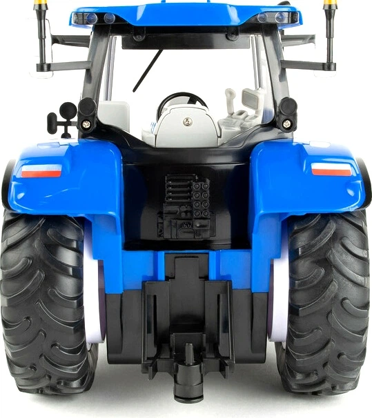 Traktor zdalnie sterowany Britains Big Farm New Holland T6. 070 Niebeski 43305-2 (36881433057) - obraz 6