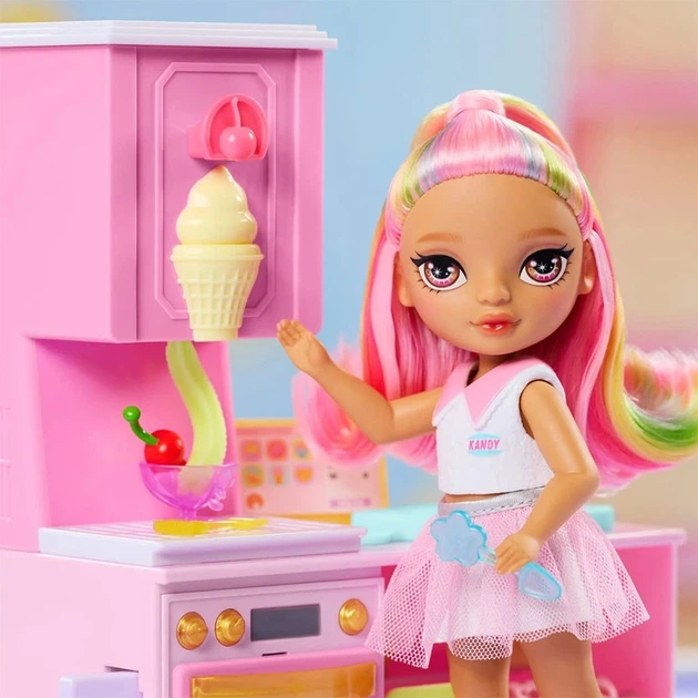 Ігровий набір з лялькою RAINBOW HIGH серії "Littles" – КОНДИТЕРСЬКА КЕНДІ (з аксес.) - зображення 11