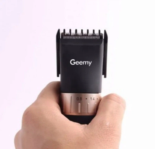 Аккумуляторный мужской триммер Geemy GM 6042 для бороды усов с регулировкой длины машинка для стрижки - изображение 12