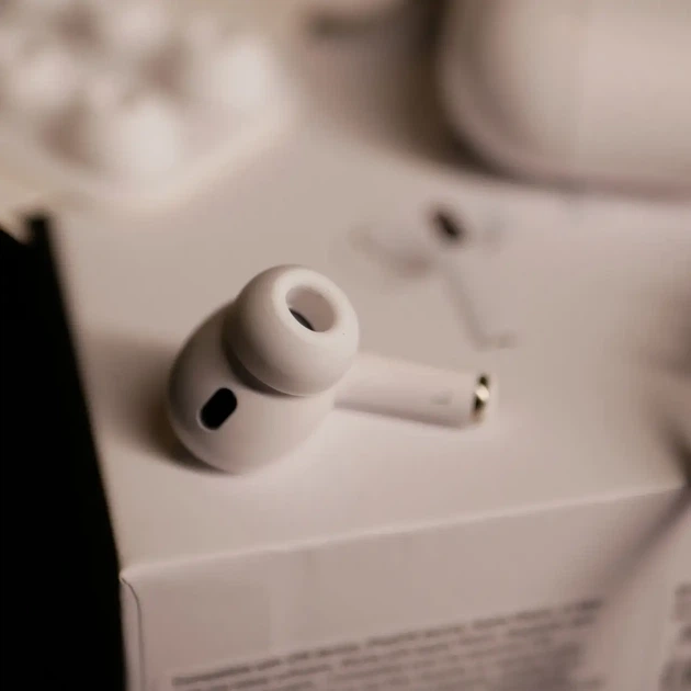 Бездротові навушники AirPods Pro 2 з ANC (активне шумопоглинання), зарядним кейсом, захисним чохлом у подарунок, вакуумні, з мікрофоном, для iOS та Android, White - зображення 6