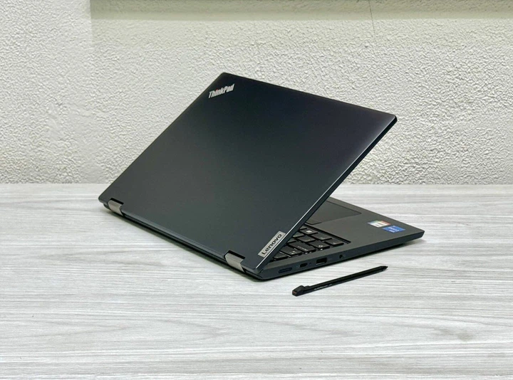 Ультрабук-трансформер Lenovo Thinkpad L13 Yoga Gen 4 / 13.3" (1920x1200) IPS Touch / Intel Core i5-1335U (10 (12) ядер по 3.4 - 4.6 GHz) / 8 GB DDR5 / 256 GB SSD M.2 / Intel Iris Xe Graphics / WebCam / Win 11 Pro б/у - Фото 4 Ультрабук-трансформер Lenovo Thinkpad L13 Yoga Gen 4 / 13.3" (1920x1200) IPS Touch / Intel Core i5-1335U (10 (12) ядер по 3.4 - 4.6 GHz) / 8 GB DDR5 / 256 GB SSD M.2 / Intel Iris Xe Graphics / WebCam / Win 11 Pro б/у - изображение 4