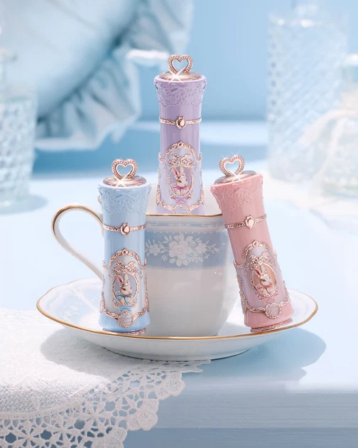 Кремова помада від Flower Knows Bunny Garden Cloud Lip Cream (B05 Ballet Bunny) - изображение 7