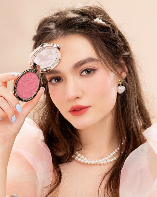 Рум’яна Flower Knows (Флавер Ноуз) Strawberry Rococo Embossed Blush — стійкий природний рум’янець, 5 г, відтінок 05 Berry Mary - зображення 6