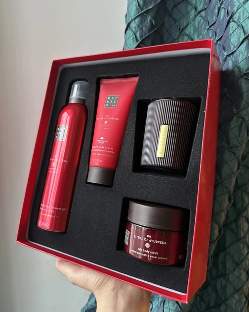 Rituals М подарунковий набір догляду за тілом та для затишку Ayurveda троянда і мигдаль червоний середній набір - изображение 3
