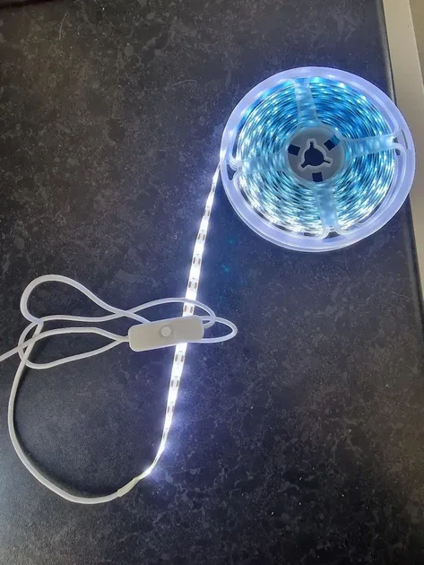 Светодиодная 5м LED лента с кнопкой, USB 5V, лента для подсветки комнат, поверхностей. - изображение 8