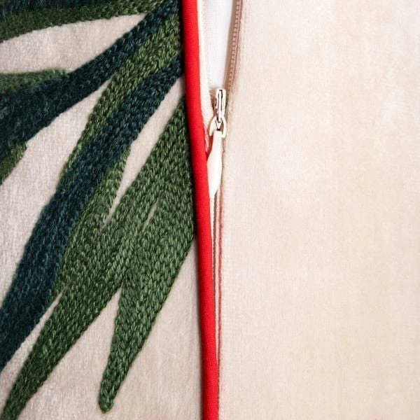 Наволочка Homla Sonal з вишитим тропічним візерунком 45x45 см (5906496768958) - зображення 4