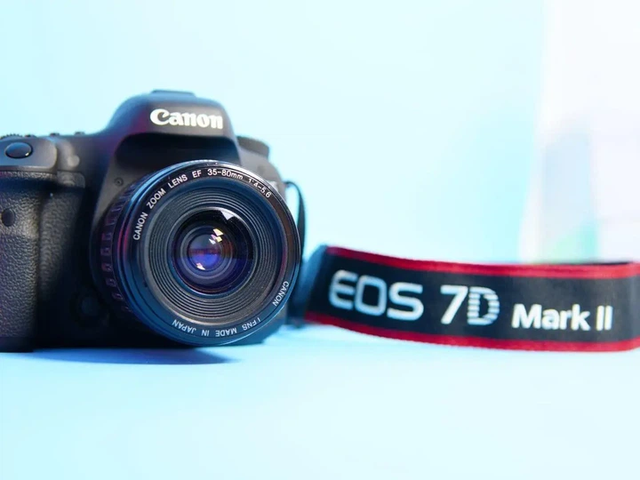 Дзеркальний фотоапарат Canon EOS 7D Mark II - зображення 3