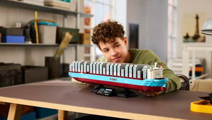Конструктор Lego Двухтопливный контейнеровоз Maersk Creator 40955 - изображение 7