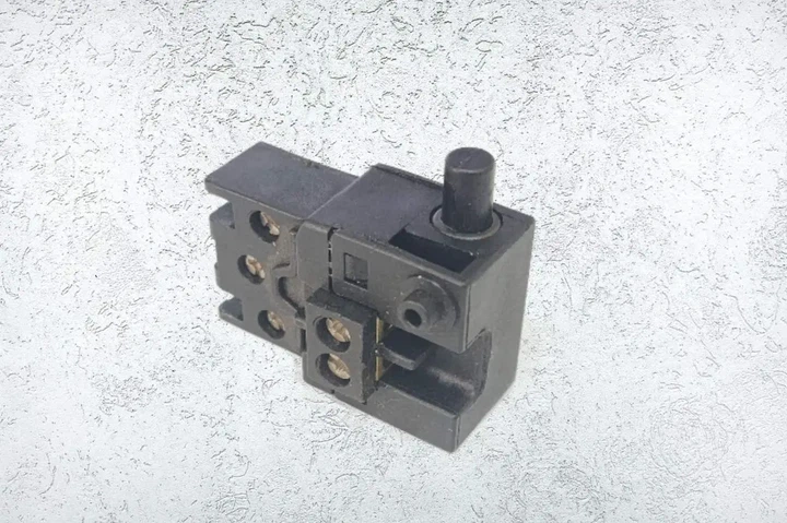 Кнопка ланцюговой пили, дрилі Makita/ZLB-KR1040/12 А - Фото 2 Кнопка ланцюговой пили, дрилі Makita/ZLB-KR1040/12 А - зображення 2