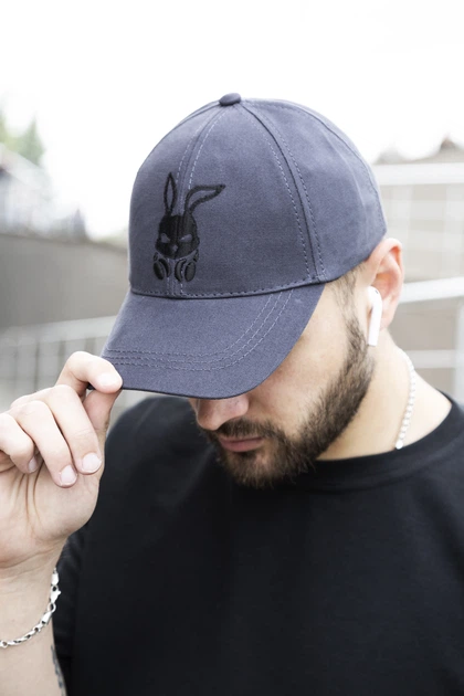 Бейсболка Intruder Bunny легкая кепка на весну и лето универсальная повседневная с вышивкой серая one size - изображение 4