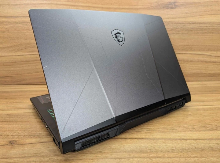 Игровой ноутбук MSI Pluse GL66 11UGKV / 15.6" (1920x1080) IPS / Intel Core i7-11800H (8 (16) ядер по 2.3 - 4.6 GHz) / 16 GB DDR4 / 512 GB SSD / nVidia GeForce RTX 3070, 8 GB GDDR6, 256-bit / WebCam / Windows 11 б/у + Подарок Новая беспроводная мышь / USB - Фото 7 Игровой ноутбук MSI Pluse GL66 11UGKV / 15.6" (1920x1080) IPS / Intel Core i7-11800H (8 (16) ядер по 2.3 - 4.6 GHz) / 16 GB DDR4 / 512 GB SSD / nVidia GeForce RTX 3070, 8 GB GDDR6, 256-bit / WebCam / Windows 11 б/у + Подарок Новая беспроводная мышь / USB - изображение 7