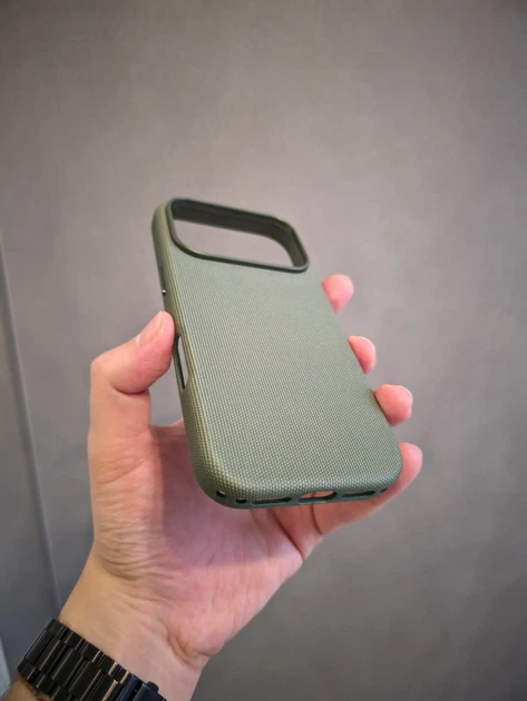 Чохол TechWoven Green Magsafe для iPhone 17 Pro (no logo) - Фото 5 Чохол TechWoven Green Magsafe для iPhone 17 Pro (no logo) - изображение 5