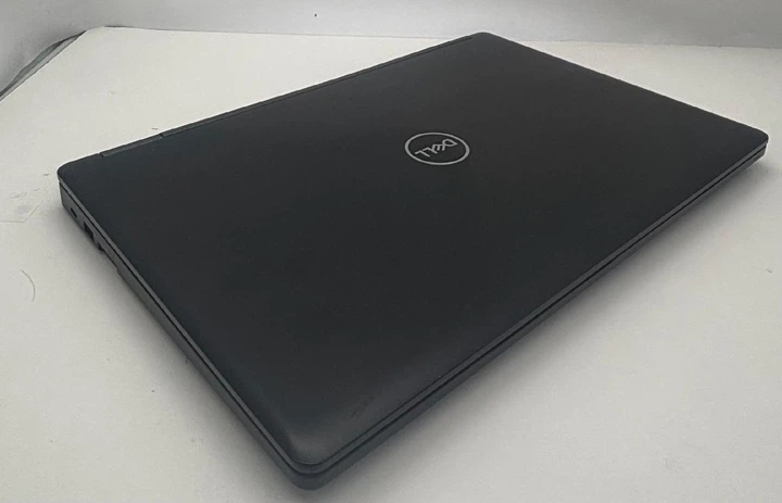 Ноутбук Dell Latitude 5590 / 4 ядра 8 потоків Intel Core i5-8250U 1.6-3.4GHz / 8Gb DDR4 + вільний слот 128Gb SSD 2.5 / Екран 15.6 (1366х768) - Б/У - изображение 4