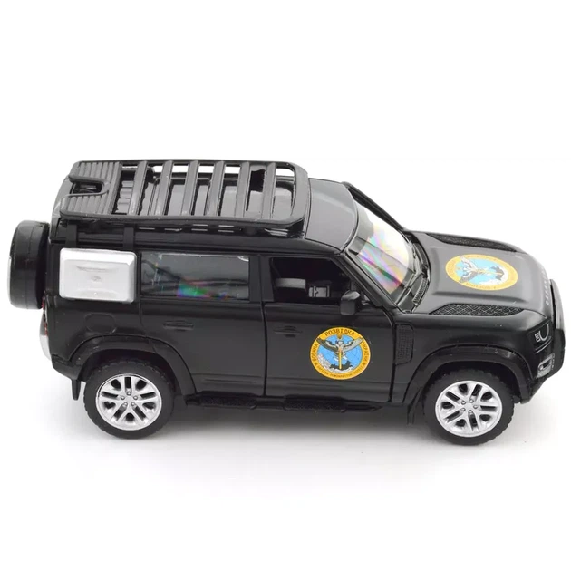 Автомодель TechnoDrive Шеврони Героїв Land Rover Defender 110 ГУР МО (250364M) - зображення 15
