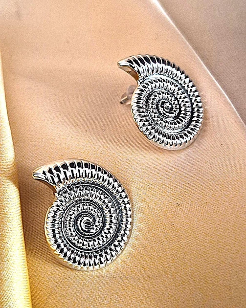 Жіночі сережки "Морські равліки" jewelry Сріблясті - Фото 2 Жіночі сережки "Морські равліки" jewelry Сріблясті - зображення 2