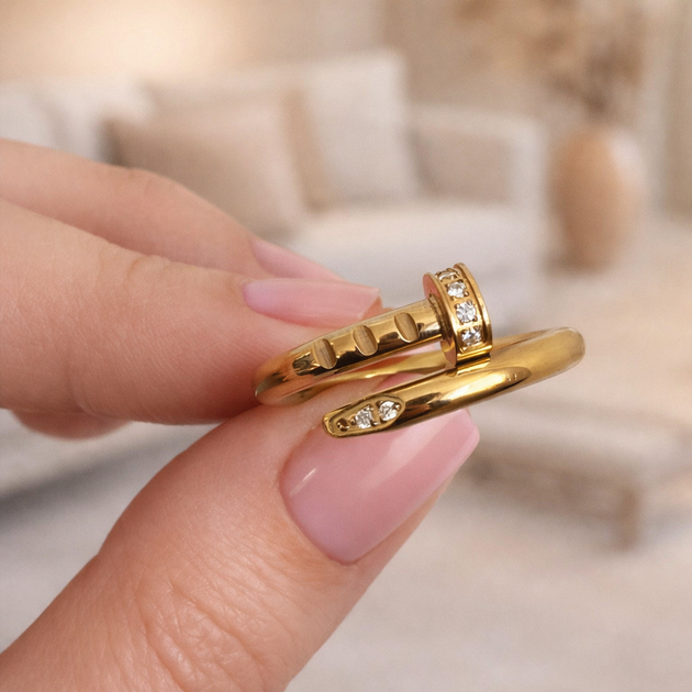 Кольцо в стиле Cartier гвоздь с бриллиантом (золото) 16р - Фото 2 Кольцо в стиле Cartier гвоздь с бриллиантом (золото) 16р - изображение 2