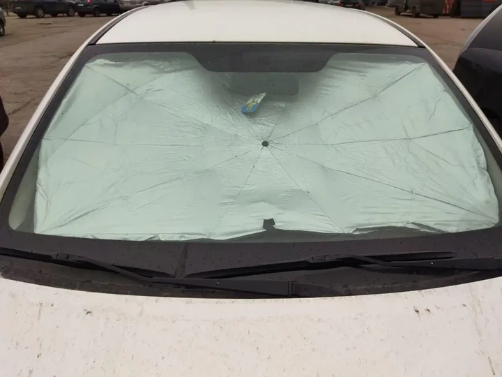 Автомобильный солнцезащитный зонтик на лобовое стекло 78х136 см - изображение 8