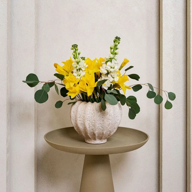 Ваза Homla Mare керамічна скульптурної форми біла 20x20x16  см (5906496765483) - зображення 4