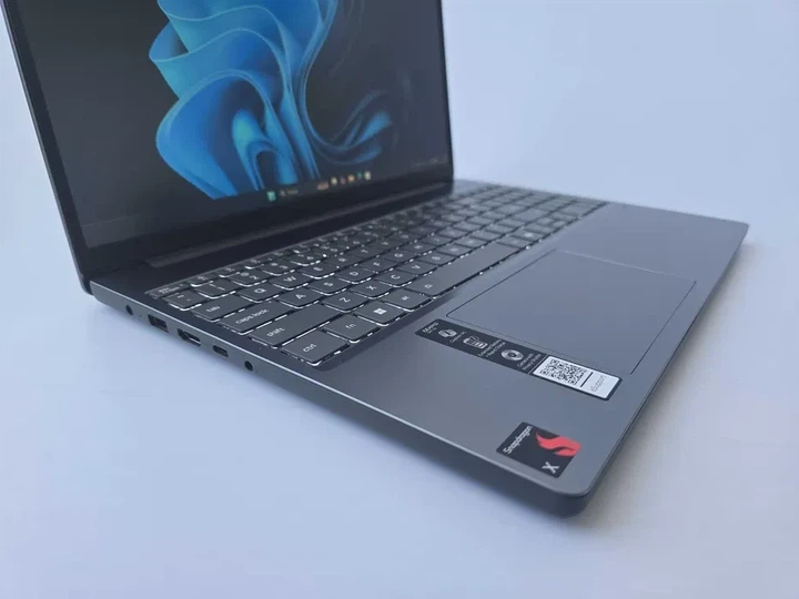 Ноутбук Lenovo IdeaPad Slim 3x (2025) Snapdragon X1/RAM 16GB/SSD 512GB/WIN 11 Б\В - Б/У - Фото 2 Ноутбук Lenovo IdeaPad Slim 3x (2025) Snapdragon X1/RAM 16GB/SSD 512GB/WIN 11 Б\В - Б/У - изображение 2