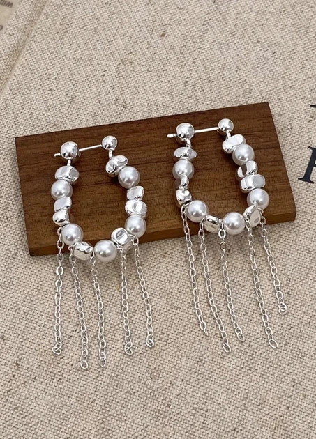 Серьги женские длинные жемчуженки с цепочками Fashion Jewelry Серебристые с белым 20443 - изображение 2