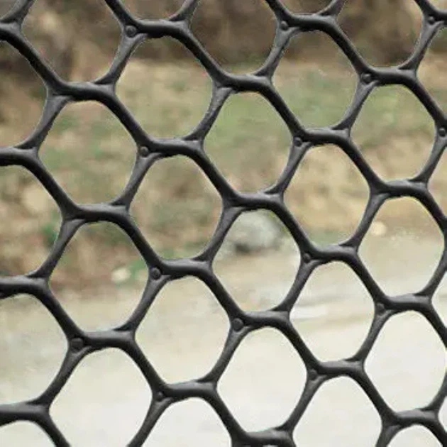 Пластикова сітка 6х8/1.3 мм 2×30 м. від кротів чорна - изображение 6