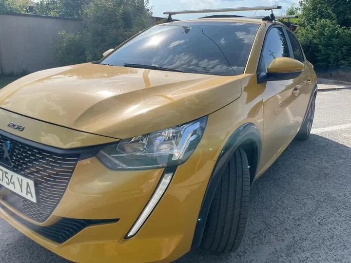 Багажник на крышу аэродинамический для авто Peugeot 208 Kenguru - изображение 2