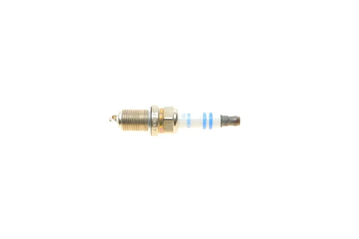 Свічка запалювання Chevrolet Aveo 1.4 03-13/Daewoo Lacetti 1.4/1.6 04- BOSCH 0242236616 - зображення 3