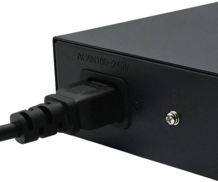 Przelacznik sieciowy Qoltec SWITCH Gigabit Ethernet PoE 16 x RJ45 PoE / 2 x RJ45 Uplink / 2 x SFP 250W 1000 Mbps (5901878522920) - obraz 4