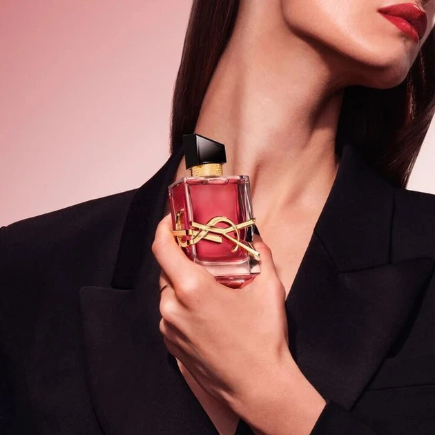 Парфюмированная вода для женщин Yves Saint Laurent Libre Berry Crush 50 мл - Фото 6 Парфюмированная вода для женщин Yves Saint Laurent Libre Berry Crush 50 мл - изображение 6