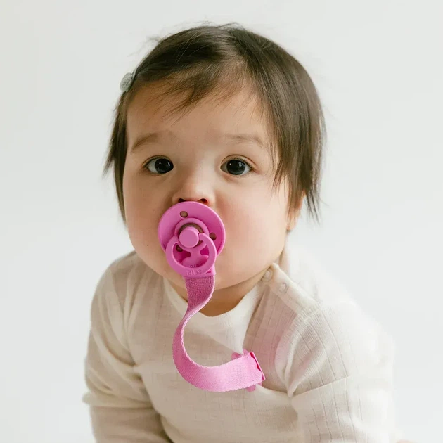 Тримач BIBS Pacifier Clip Loop - Blush - Фото 5 Тримач BIBS Pacifier Clip Loop - Blush - изображение 5