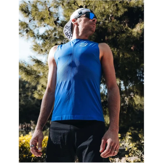 Майка чоловіча спортивна для бігу тренувань облягаюча Compressport Pro Racing Singlet M Dazz blue L (100078225) - Фото 4 Майка чоловіча спортивна для бігу тренувань облягаюча Compressport Pro Racing Singlet M Dazz blue L (100078225) - зображення 4