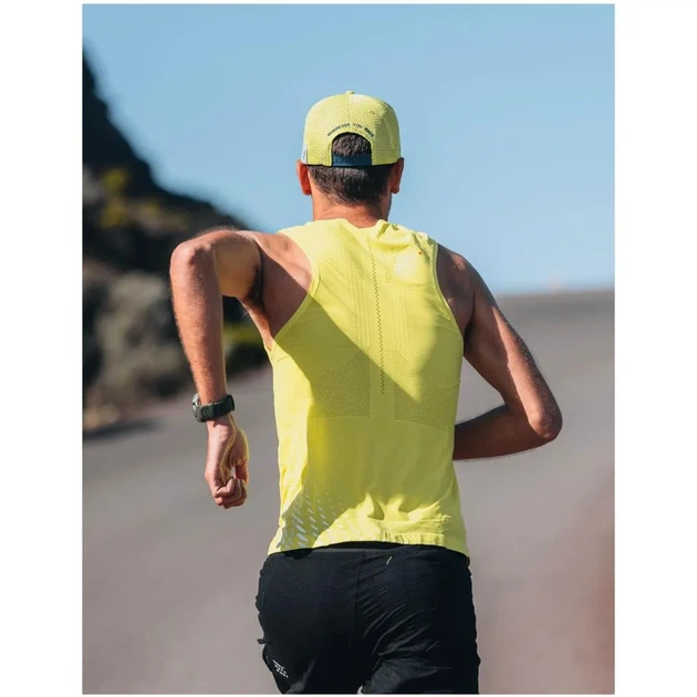 Майка чоловіча спортивна для бігу тренувань облягаюча Compressport Pro Racing Singlet M Evening primrose/white XL (100075513) - Фото 4 Майка чоловіча спортивна для бігу тренувань облягаюча Compressport Pro Racing Singlet M Evening primrose/white XL (100075513) - зображення 4