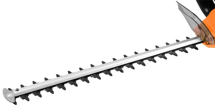 Садовий інструмент Neo Tools 04-634 2 в 1 з телескопічною штангою ланцюгова пилка 750 Вт 250 мм + ножиці для живоплоту 550 Вт 460 мм (5907558478037) - зображення 11