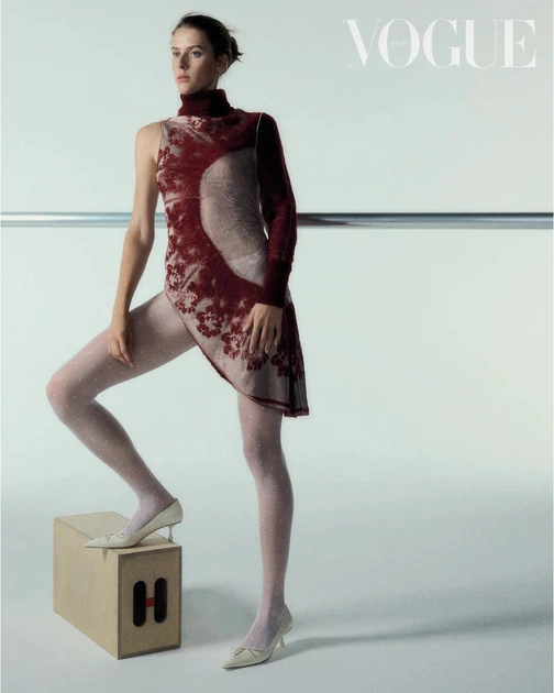 Журнал "VOGUE UKRAINE EDITION" No 7 осень 2024 - Фото 4 Журнал "VOGUE UKRAINE EDITION" No 7 осень 2024 - изображение 4
