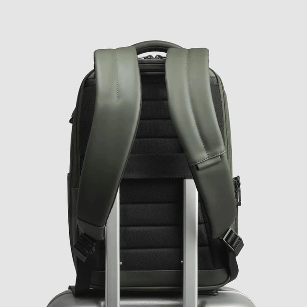 Рюкзак для ноутбука 14 Piquadro WOLLEM (W129) Green CA6638W129W_VE - Фото 3 Рюкзак для ноутбука 14 Piquadro WOLLEM (W129) Green CA6638W129W_VE - изображение 3