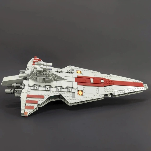 Конструктор «Venator Attack Cruiser 67106» — Зоряний крейсер класу Венатор із всесвіту Star Wars / Зоряні Війни, 960 деталей - зображення 6