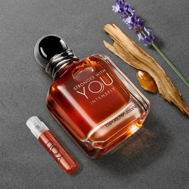 Парфумована вода для чоловіків Giorgio Armani Emporio Armani Stronger With You Intensely 1.2 - Фото 5 Парфумована вода для чоловіків Giorgio Armani Emporio Armani Stronger With You Intensely 1.2 - зображення 5