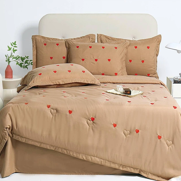 Комплект постільної білизни Italy Quilt Cover Страйп-Сатін з ковдрею літньою 230х200см Бежевий - Фото 1 Комплект постільної білизни Italy Quilt Cover Страйп-Сатін з ковдрею літньою 230х200см Бежевий - зображення 1