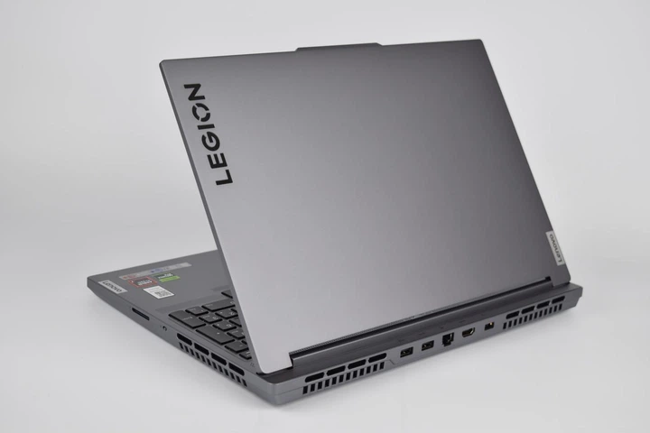 Игровой ноутбук Lenovo Legion Slim 5 16APH9 R7-8845HS / 16GB / 512GB / RTX 4060 / 16" WQXGA 240Hz / Win11 - Фото 8 Игровой ноутбук Lenovo Legion Slim 5 16APH9 R7-8845HS / 16GB / 512GB / RTX 4060 / 16" WQXGA 240Hz / Win11 - изображение 8