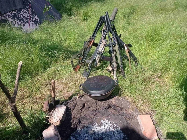 Казан 12л чавунний 40см узбецький WOK з кришкою сковородою гриль чавунна вага 14кг - зображення 10