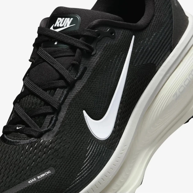 Чоловічі кросівки для бігу Nike Vomero 18 HM6803-007 40 (7US) Чорні (197863392936) - зображення 7