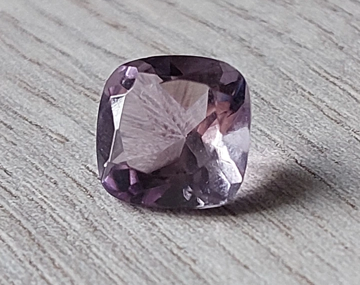 Аметист 3.05 Ct 9 х 9 х 6 мм (13042) - Фото 1 Аметист 3.05 Ct 9 х 9 х 6 мм (13042) - изображение 1