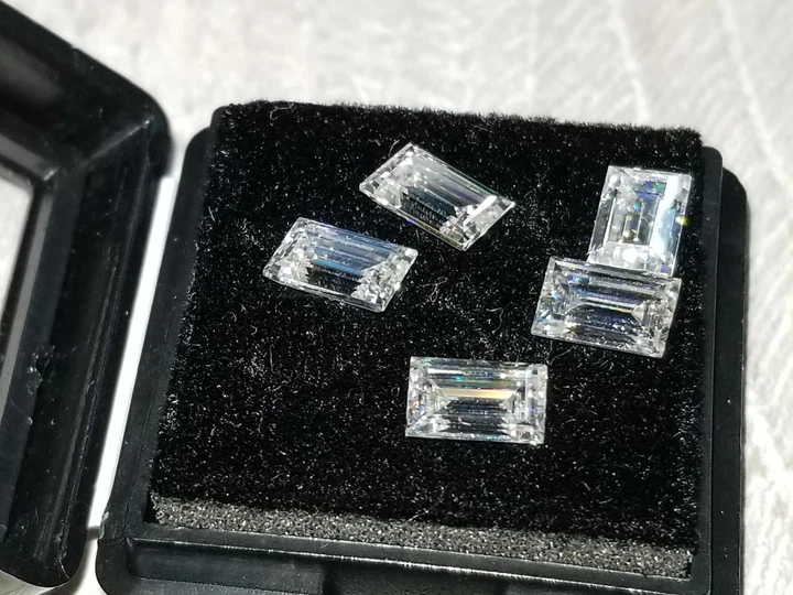 Moissanite Муассанит багет 6 х 4 мм (242992) - Фото 6 Moissanite Муассанит багет 6 х 4 мм (242992) - изображение 6