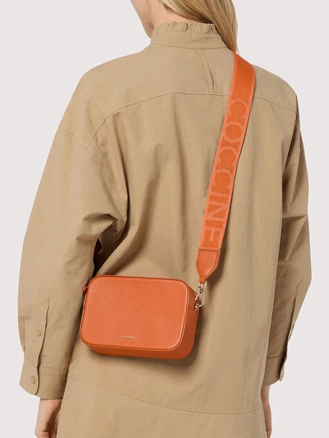 Torebka crossbody damska skórzana Coccinelle E5MN555I101-R41 Jasnopomarańczowa (800070354228) - obraz 2