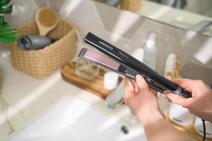 Выпрямитель для волос Ardesto Pink Touch керамический с LED дисплеем, регулировка температуры 110–200°C, утюжок 32 Вт - Фото 2 Выпрямитель для волос Ardesto Pink Touch керамический с LED дисплеем, регулировка температуры 110–200°C, утюжок 32 Вт - изображение 2
