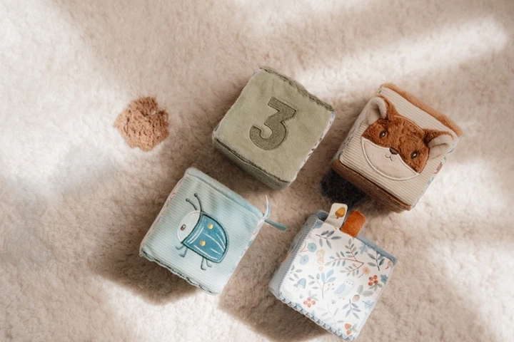 Zestaw zabawkowy Little Dutch 4 Miękkie kostki aktywizujące Forest Friends (LD8916) (8713291889163) - obraz 6