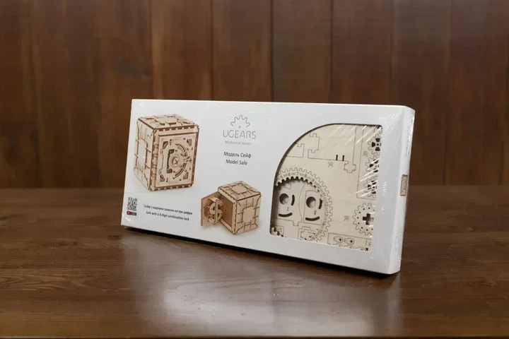 Деревянный механический конструктор Ugears 3D пазл Сейф, 179 деталей (70011) - Фото 7 Деревянный механический конструктор Ugears 3D пазл Сейф, 179 деталей (70011) - изображение 7