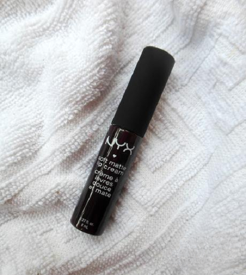 Жидкая помада с матовым финишем Nyx Soft Matte Lip Cream Transylvania SMLC21 глубокий винный 8 мл - изображение 6