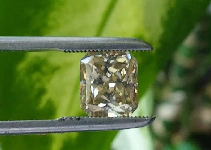Муассанит 4.66 ct VVS1 10 х 9 мм (53175) - Фото 2 Муассанит 4.66 ct VVS1 10 х 9 мм (53175) - изображение 2